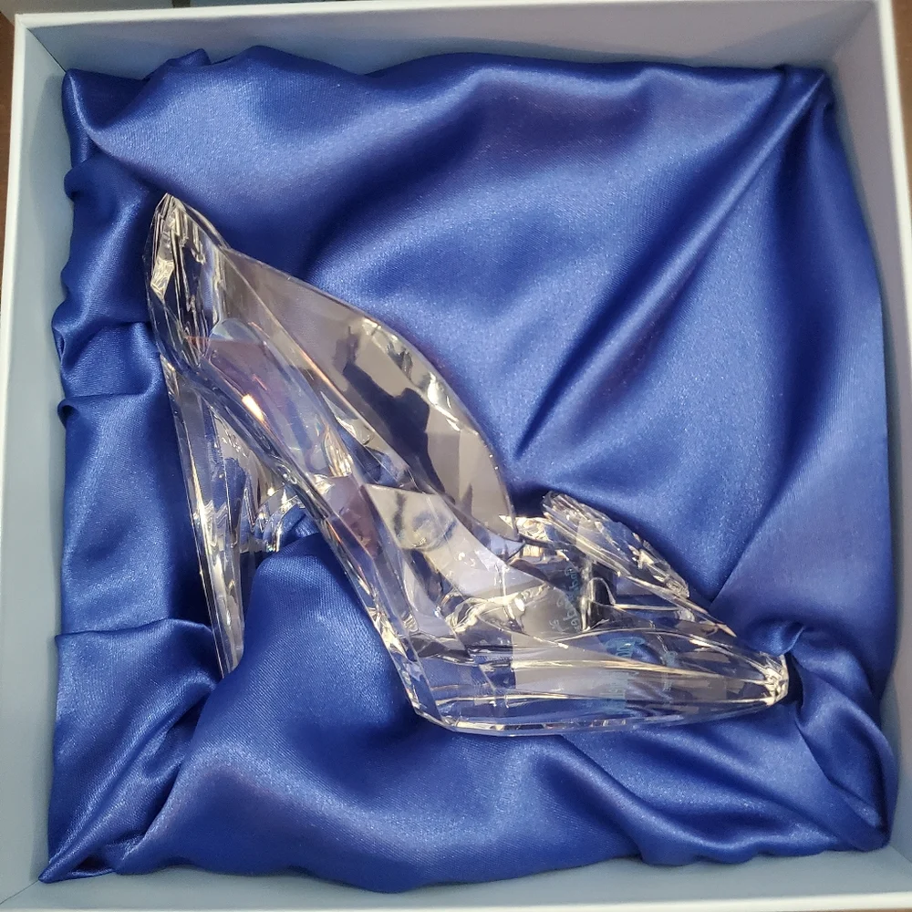 Cinderella Glass Slipper Makeup Brush Holder DISNEY SPECTRUM Collab